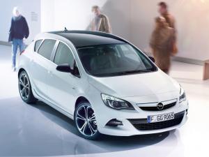 Opel Astra Color Edition 2012 года